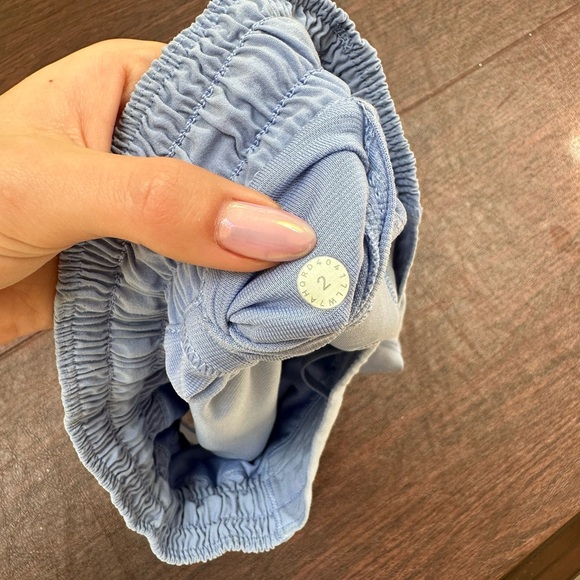 Lululemon Hotty Hot Short II *2.5"
Hydrangea Blue - Picture 3 of 3